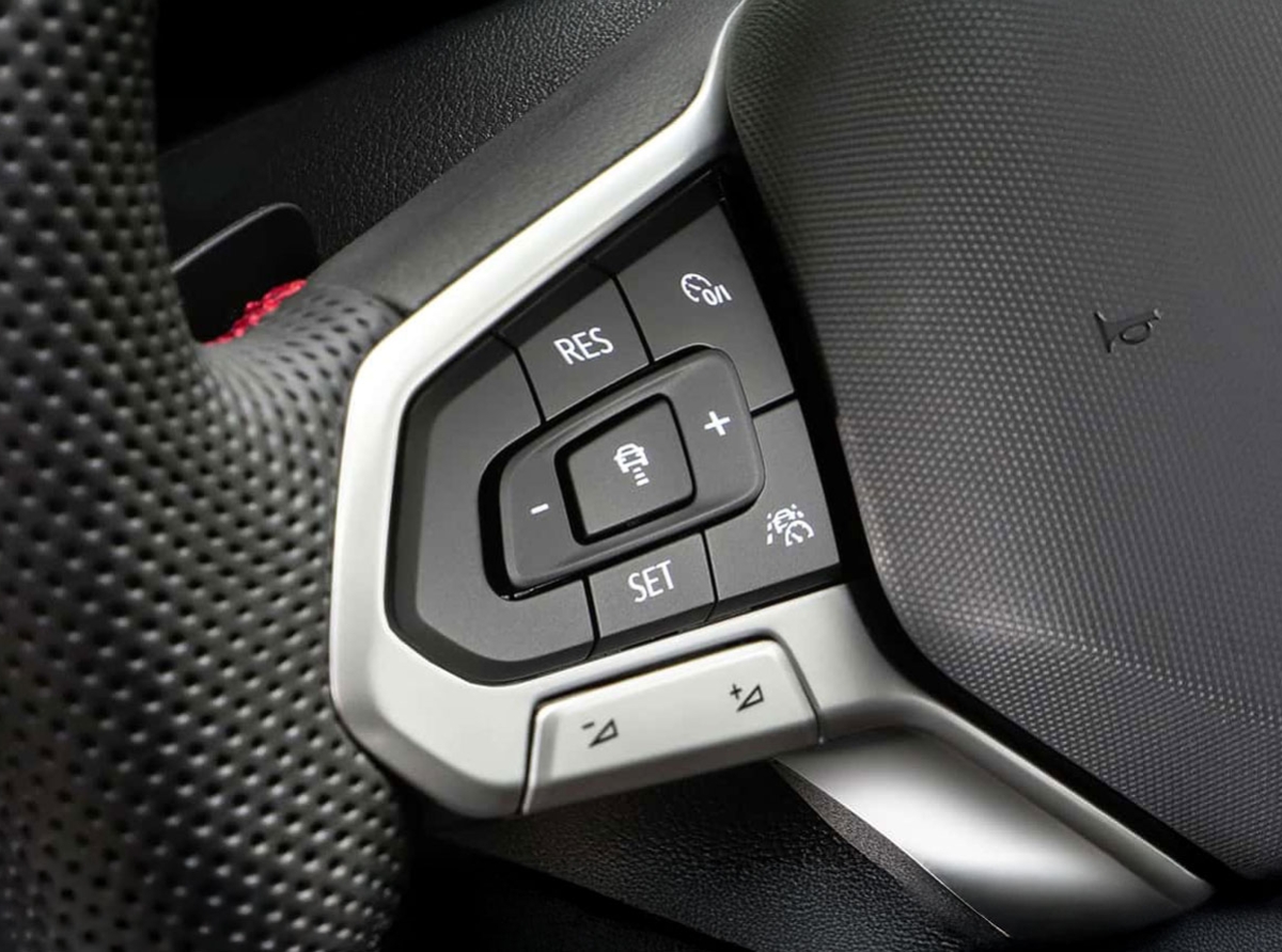 what-does-this-button-do-consumer-views-of-modern-vehicle-technology-consumer-trends