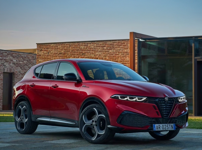 Alfa Romeo retarde son programme électrique