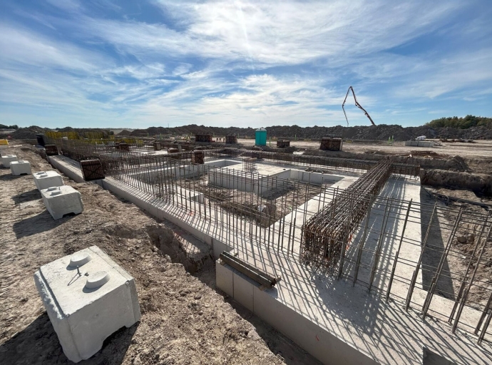 Malgré les tarifs, VW débute la construction de son usine à batteries en Ontario