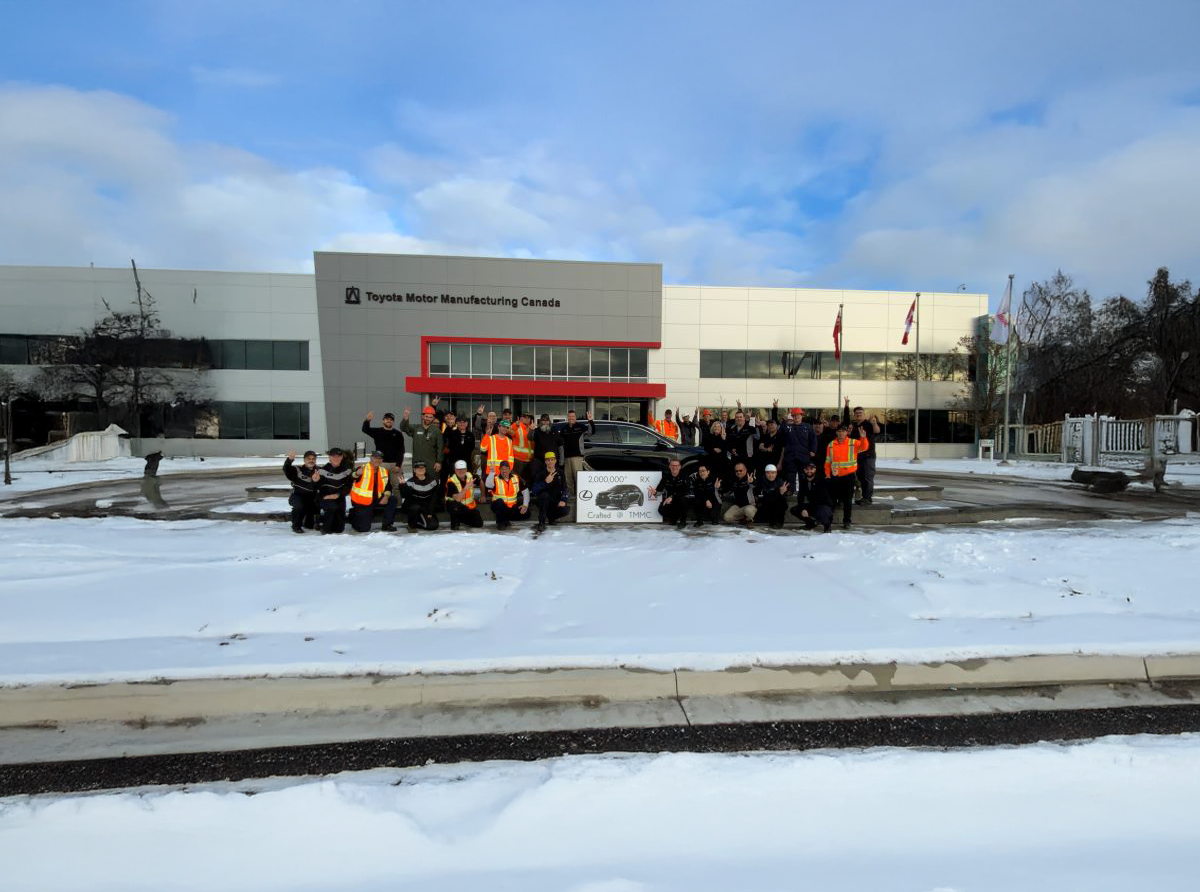 toyota-reaches-2-million-lexus-rx-vehicles-built-in-canada