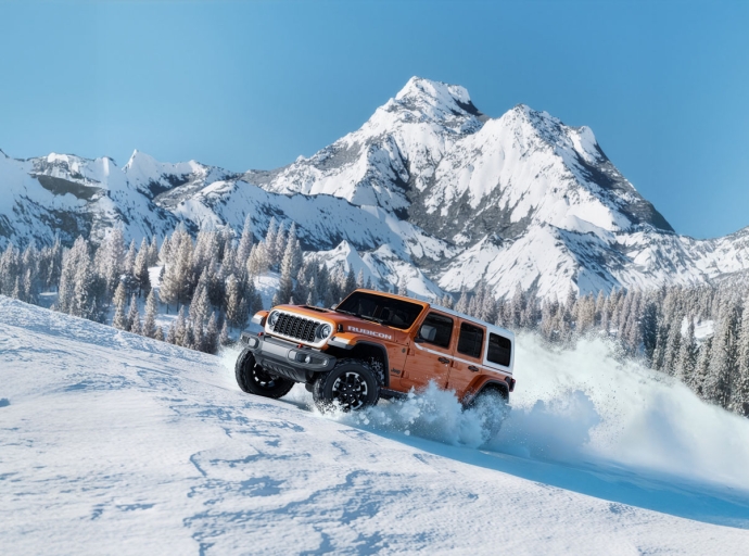 Jeep célèbre 85 ans d’héritage tout-terrain avec le Wrangler Whitecap
