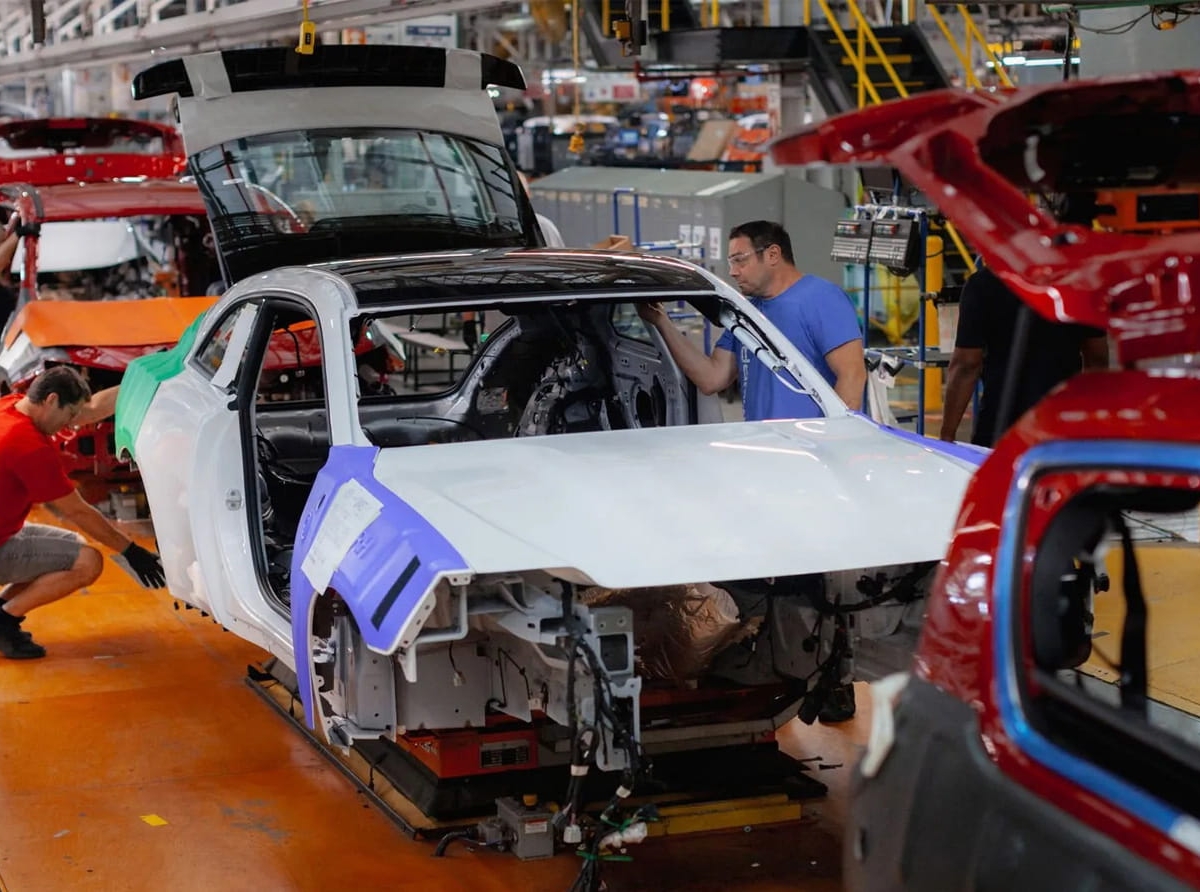 stellantis-croit-que-lembauche-de-plus-de-2000-ingenieurs-aidera-a-la-qualite