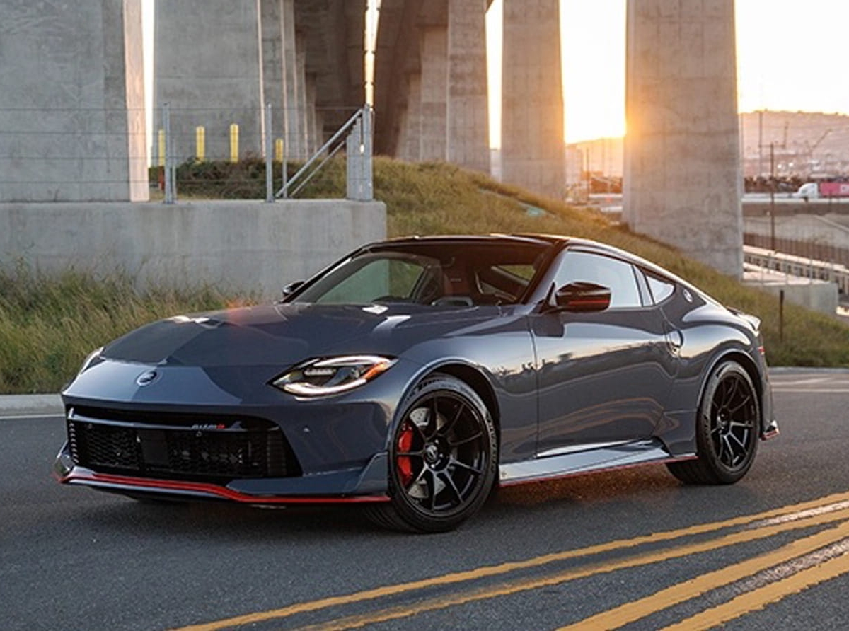 nissan-relaunches-its-z-coupe