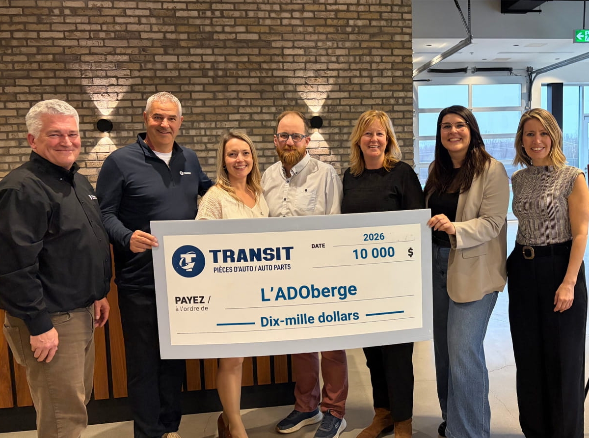 A concrete commitment to young people: a $10,000 donation to l'ADOberge