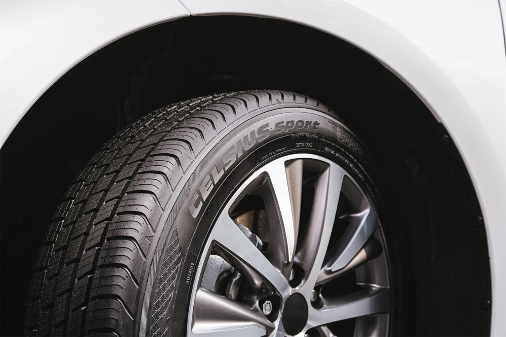 Toyo Tire lance son pneu homologué toutes saisons Celsius© Sport UHP